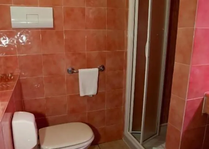 Moderno מלון אולביה