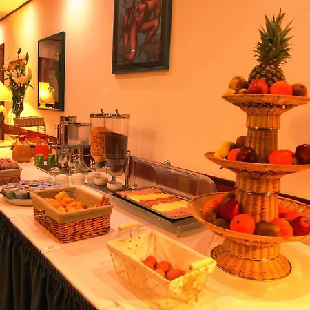 Moderno 3* 奧爾比亞