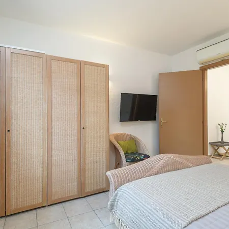 فندق Moderno