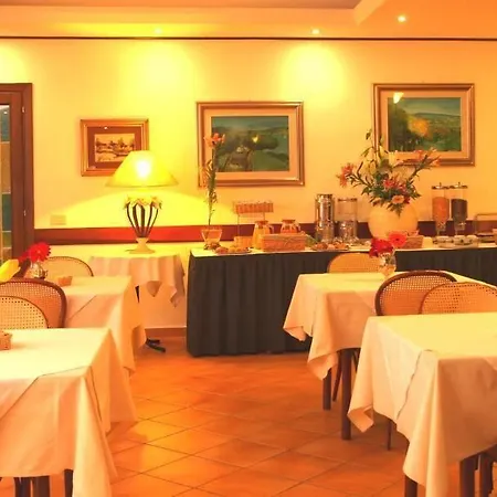 Moderno 3* 奧爾比亞