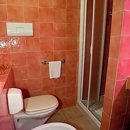 Moderno Hotel 3*