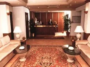Moderno Hotel 3*