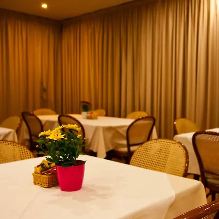 Moderno Hotel 3*