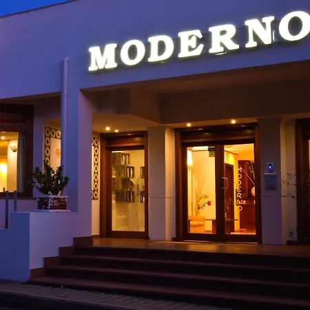 Moderno מלון 3*